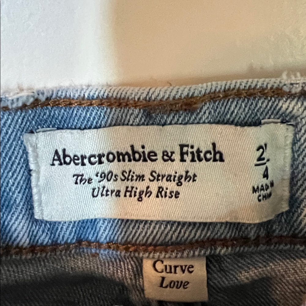 Abercrombie & Fitch Ultra High Rise 90s Straight Jean 27/4 - Picture 3 of 4